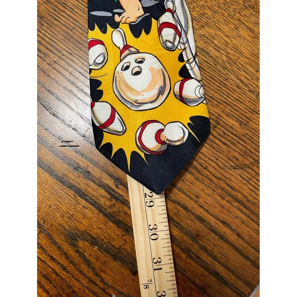 VTG Hanna Barbera Flintstones Water Buffalo Lodge Bowling Men's. Tie Fred Barney